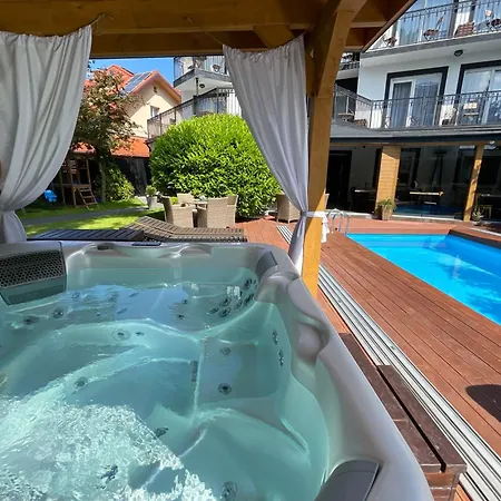 Апартаменты Boho Z Basenem Krytym I Jacuzzi Леба